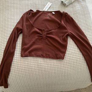 PAC sun cropped long sleeve top